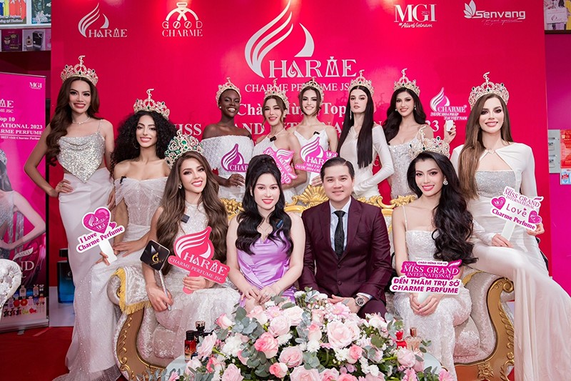 Ban Lãnh Đạo Charme Perfume đón Top 10 Miss Grand International 2023