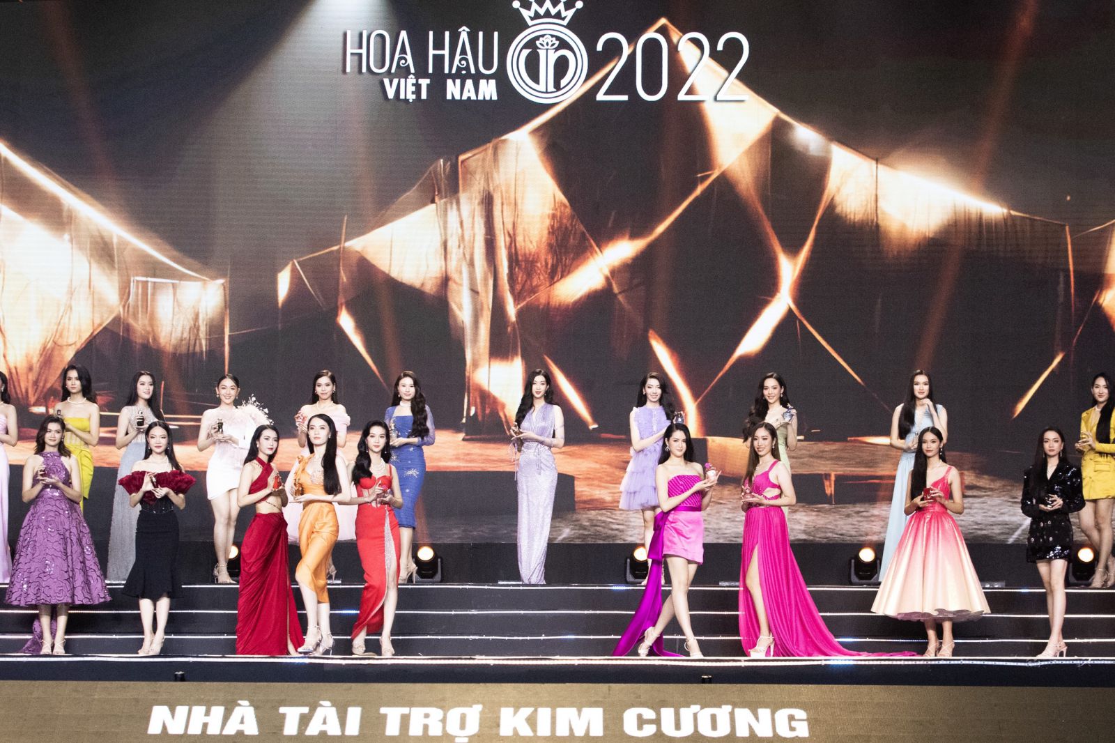 Bộ Sưu Tập Dấu Ấn Hương GoodCharme được trình diễn trong đêm chung khảo toàn quốc HHVN 2022